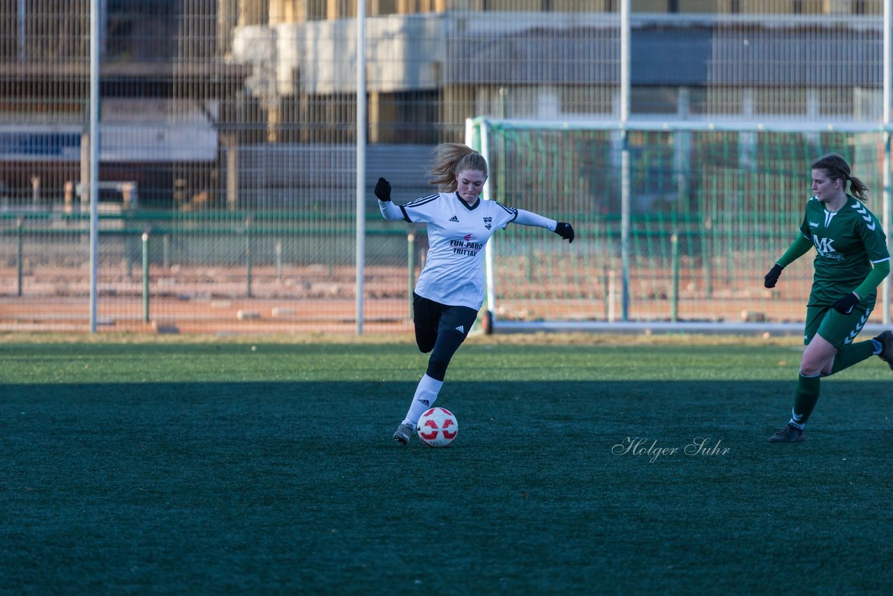 Bild 202 - Frauen SG Holstein Sued - SV Gruenweiss-Siebenbaeumen : Ergebnis: 0:2